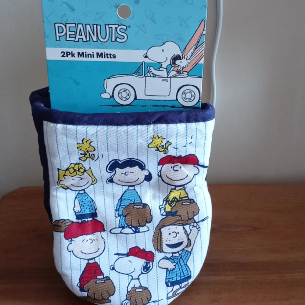 Snoopy oven mitts